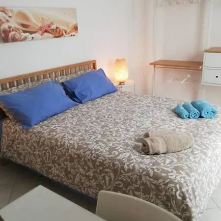 Casa A 100mt Mare 公寓 *