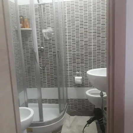 Casa A 100mt Mare 波扎洛
