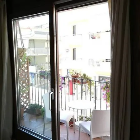 Casa A 100mt Mare דירה